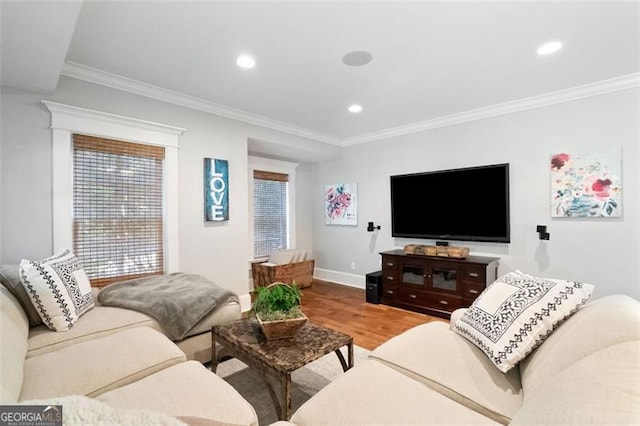 4675 Lakeway Pl, Alpharetta, GA 30005 - living room with baseboards, wood finished floors, recessed lighting, and ornamental molding