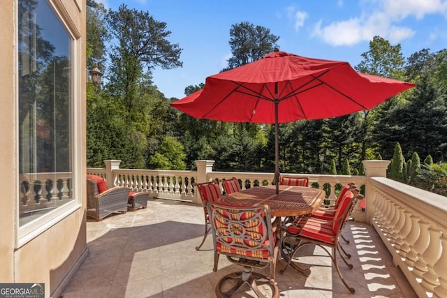 720 Heards Ferry Rd, Atlanta, GA 30328 - view of patio with outdoor dining space