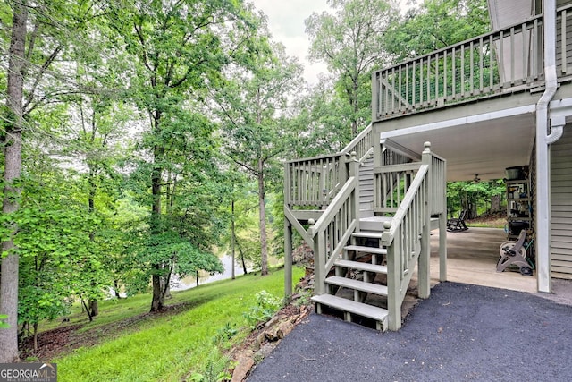 327 Kissimmee Trl, Cornelia, GA 30531 - stairs featuring view of wooded area