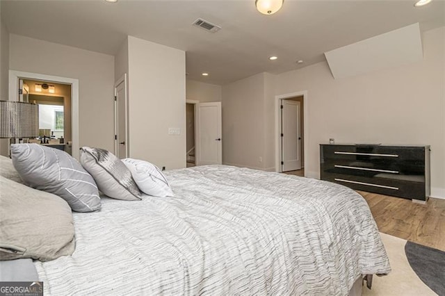 820 Fair View Cir, Roswell, GA 30076 - bedroom with baseboards, wood finished floors, visible vents, and recessed lighting