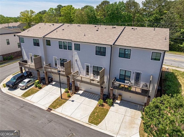 820 Fair View Cir, Roswell, GA 30076 - townhome / multi-family property featuring concrete driveway and an attached garage