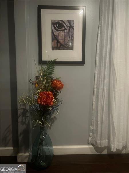 3629 Embry Cir, Atlanta, GA 30341 - interior details with baseboards