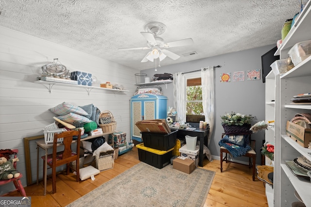 366 Crabapple Rdg, Clarkesville, GA 30523 - interior space featuring a textured ceiling, hardwood / wood-style floors, visible vents, and ceiling fan