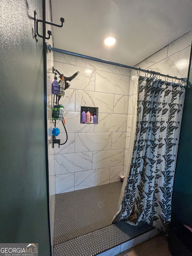 15 Laurelwood Cir, Griffin, GA 30224 - full bath featuring a stall shower and recessed lighting