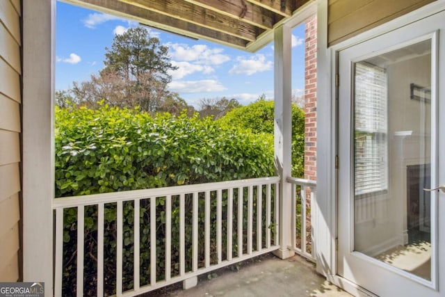 balcony featuring covered porch