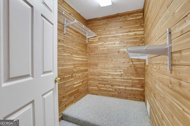 1020 Riverside Rd, Roswell, GA 30076 - spacious closet featuring carpet floors