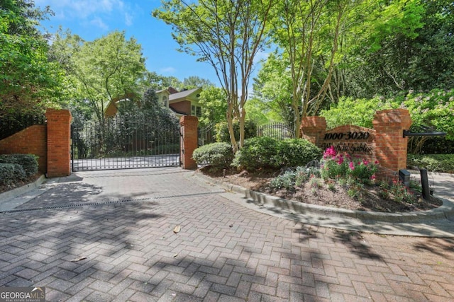 1020 Riverside Rd, Roswell, GA 30076 - view of gate featuring fence