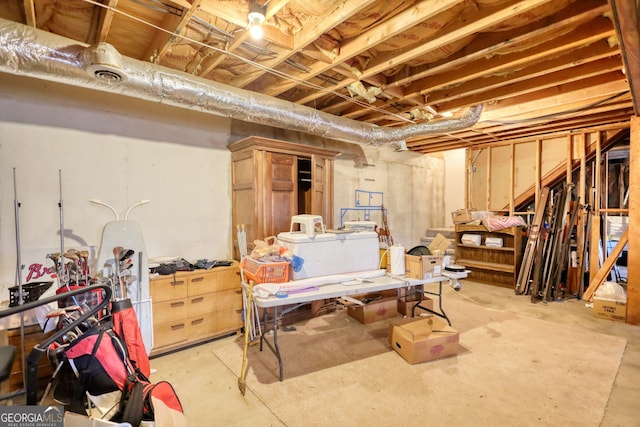 unfinished below grade area featuring visible vents