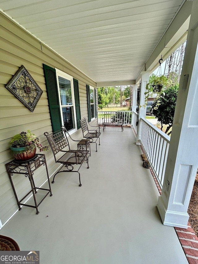 2118 Deer Run Cir, Tifton, GA 31793 - view of patio with covered porch