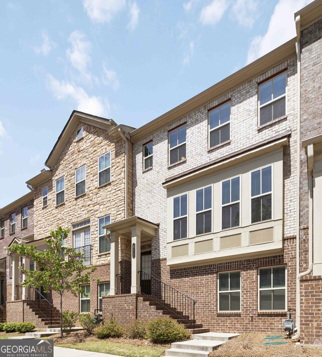 371 Northaven Ave, Suwanee, GA 30024 - multi unit property with brick siding and stairway