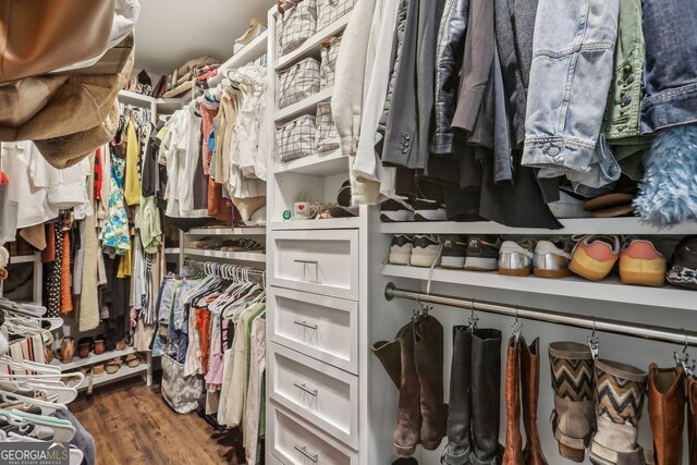 400 Peachtree Pkwy, Peachtree City, GA 30269 - walk in closet featuring dark wood-style flooring