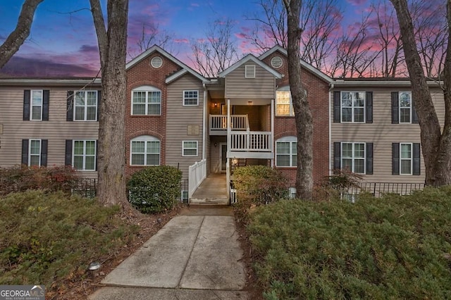 384 Teal Ct, Roswell, GA 30076 - view of front of home with brick siding