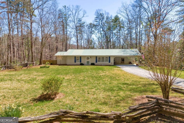 84 Weatherly Rd, Clarkesville, GA 30523 - ranch-style house with driveway, a front yard, metal roof, and an attached carport