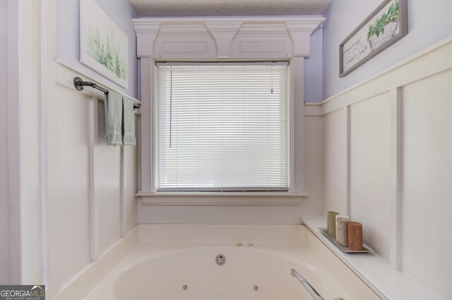 3095 Willow Park Dr, Dacula, GA 30019 - bathroom featuring a tub with jets