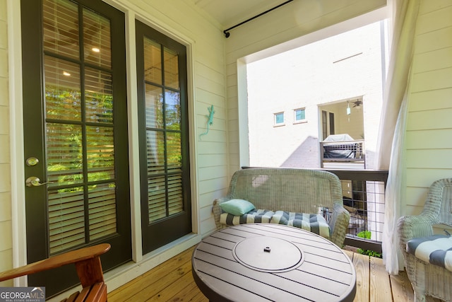 balcony featuring covered porch