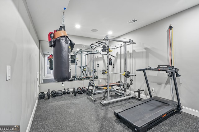 exercise room with visible vents, baseboards, and recessed lighting