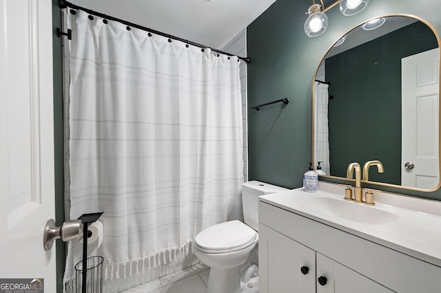 bathroom with a shower with curtain, vanity, and toilet