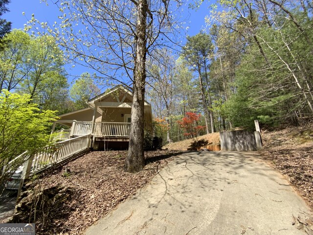 522 Satsuma Ct S, Ellijay, GA 30540 - view of front facade featuring driveway
