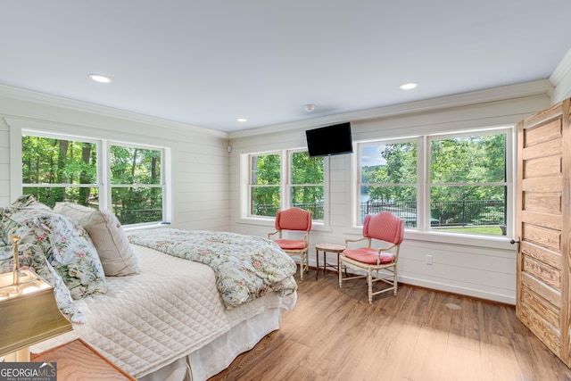 2436 Hawthorne Ln, Gainesville, GA 30506 - bedroom featuring recessed lighting, light wood-style flooring, and crown molding