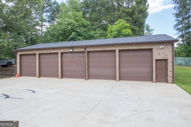 view of detached garage