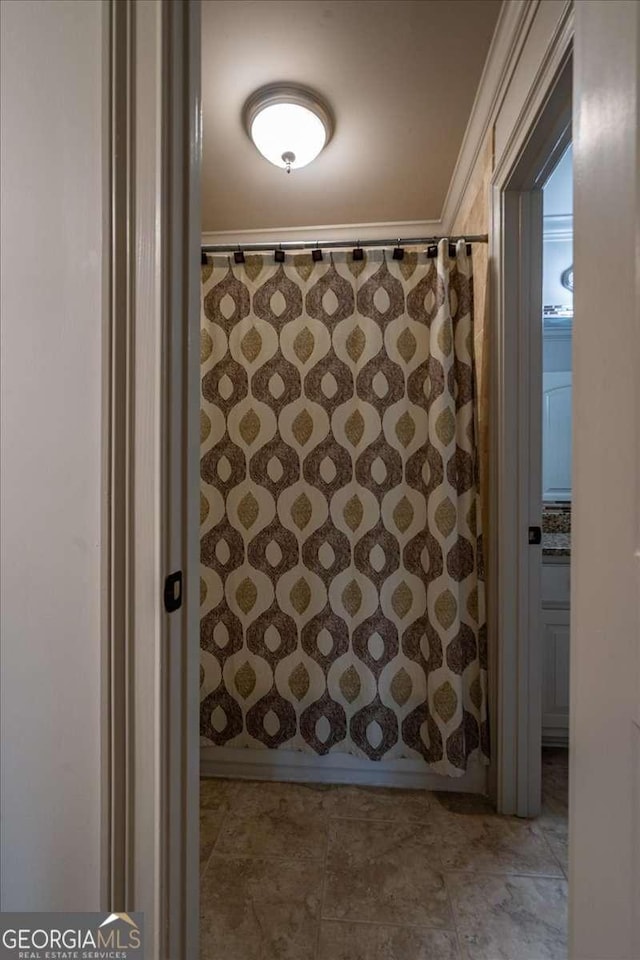 175 Tillman Ln, Athens, GA 30606 - detailed view of ornamental molding