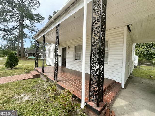 623 Mcdonald St, Waycross, GA 31503 - view of porch