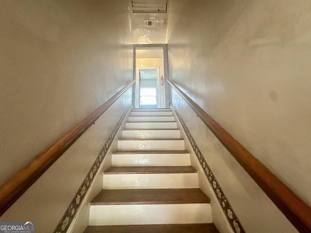 623 Mcdonald St, Waycross, GA 31503 - view of staircase