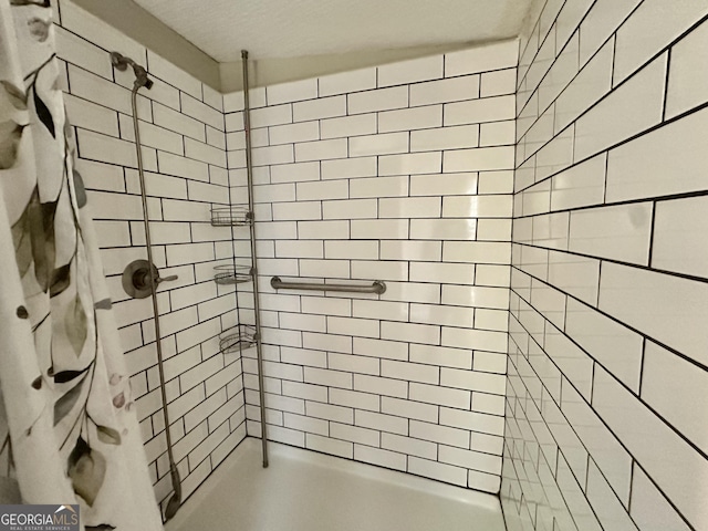 2409 Dorothy St, Waycross, GA 31501 - bathroom with tiled shower