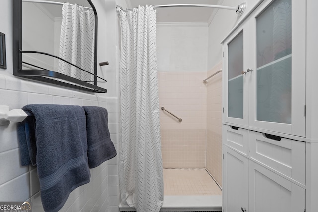 1419 Briarcliff Rd, Macon, GA 31201 - full bathroom featuring a shower stall, crown molding, and tile walls
