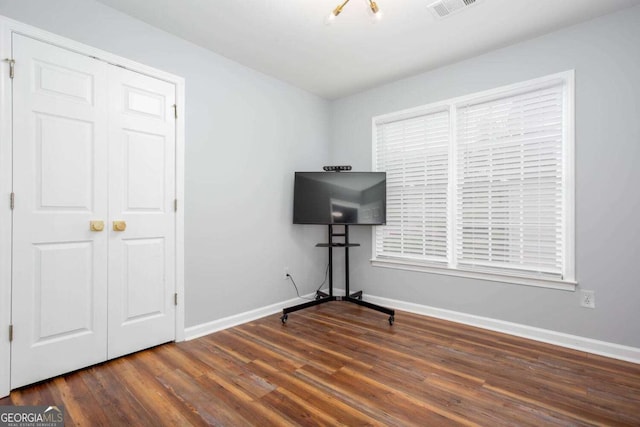 1533 Fallen Leaf Dr SW, Marietta, GA 30064 - interior space with visible vents, wood finished floors, and baseboards