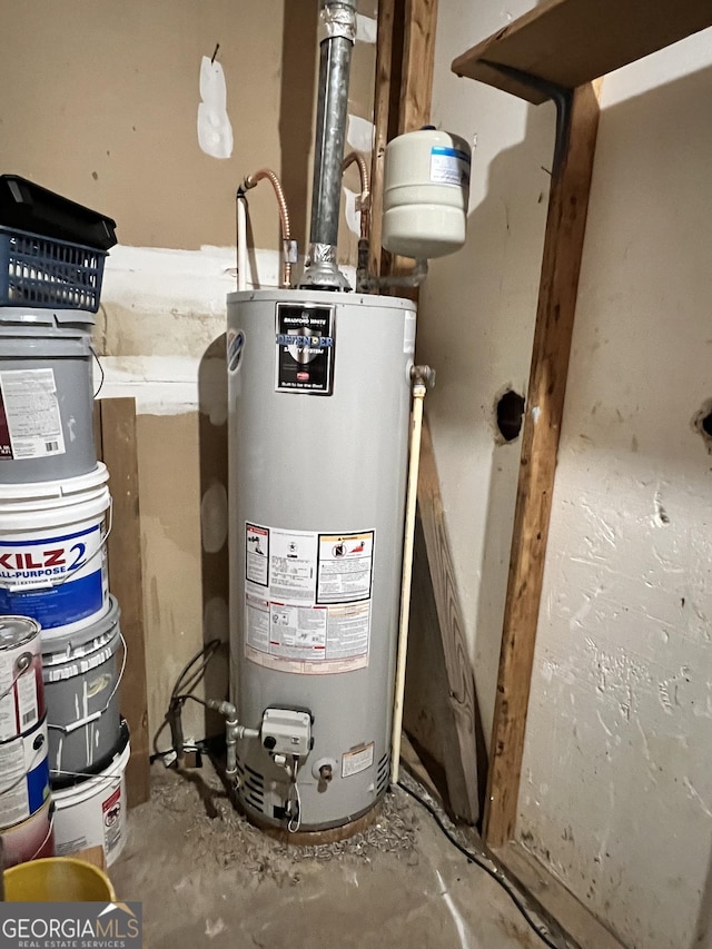 2045 Greentree Pkwy, Macon, GA 31220 - utilities featuring gas water heater