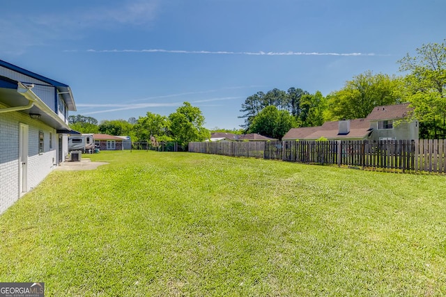 203 N Lake Dr, Brunswick, GA 31525 - view of yard with a fenced backyard
