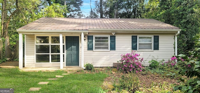 185 Johnson Dr, Athens, GA 30605 - bungalow-style house with a metal roof and a front lawn
