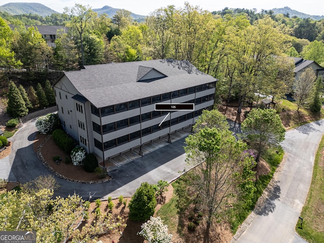 bird's eye view featuring a mountain view