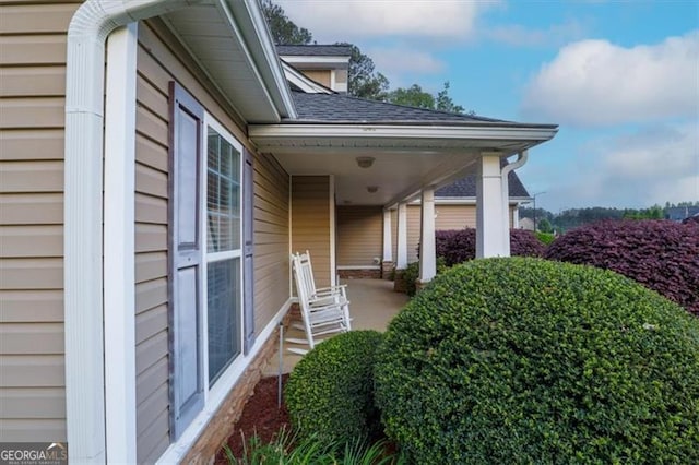 152 Cooper Creek Dr, Dallas, GA 30157 - view of side of home with a shingled roof