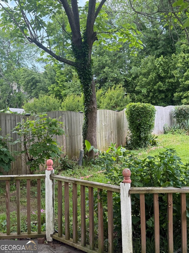 967 Cole St, Macon, GA 31201 - view of yard featuring fence
