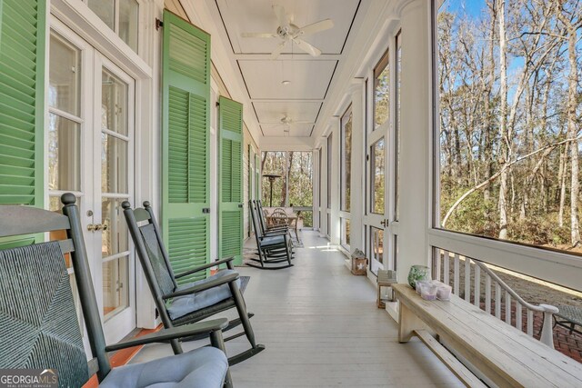 192 Myrtle Grove Ln, Richmond Hill, GA 31324 - sunroom featuring a ceiling fan
