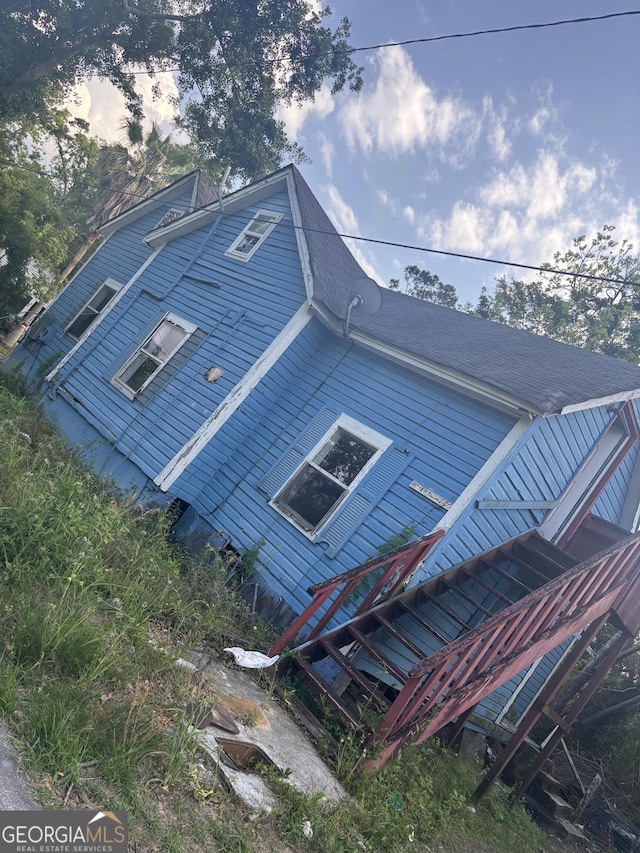 view of side of property