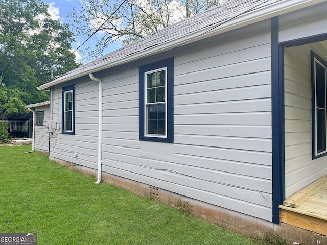 183 S Pine St, Toccoa, GA 30577 - view of property exterior with a lawn and a shingled roof