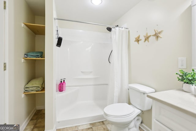 108 Turnberry Trce, Sharpsburg, GA 30277 - bathroom featuring curtained shower and vanity