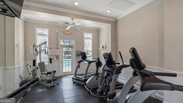 workout area featuring recessed lighting, ceiling fan, ornamental molding, and baseboards
