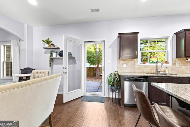 171 Cliffhaven Cir, Newnan, GA 30263 - interior space featuring a sink, dark wood-style flooring, and arched walkways