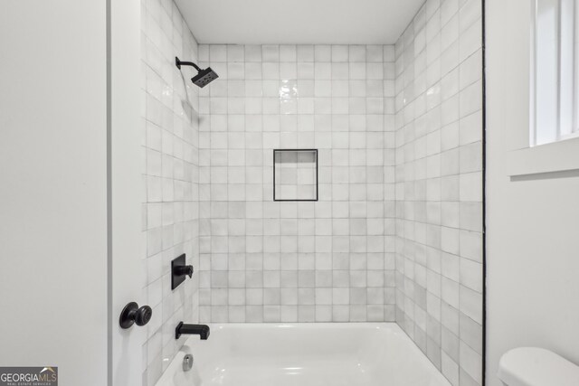 1347 Midlawn Dr, Decatur, GA 30032 - full bathroom featuring toilet and bathtub / shower combination