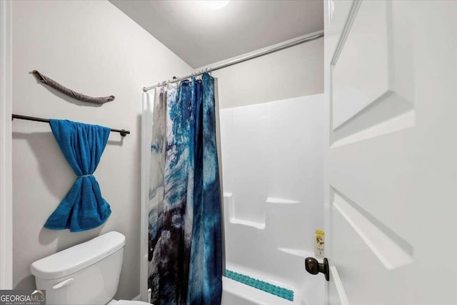 full bathroom with toilet and shower / bathtub combination with curtain