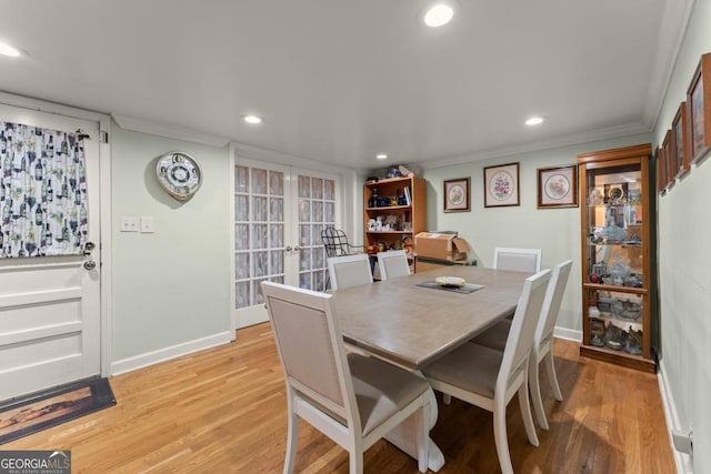 5855 Willis Ln, Cumming, GA 30040 - dining area with baseboards, recessed lighting, ornamental molding, and light wood-style flooring