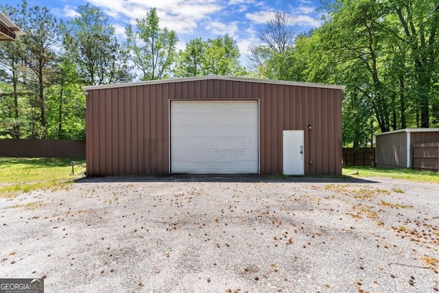 5855 Willis Ln, Cumming, GA 30040 - detached garage with fence