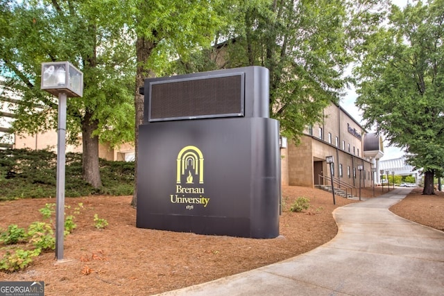 view of community / neighborhood sign