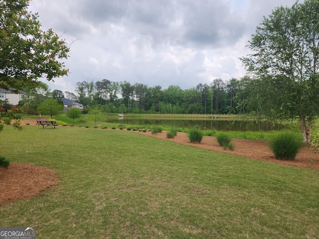 view of yard featuring a water view