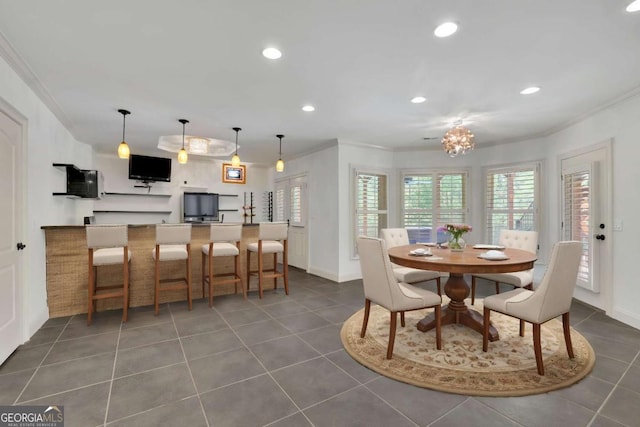 2932 Springbluff Ln, Buford, GA 30519 - unfurnished living room featuring a healthy amount of sunlight, recessed lighting, ornamental molding, and baseboards