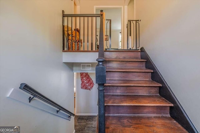20 Mitchell Cir SE, Rome, GA 30161 - stairway featuring wood finished floors